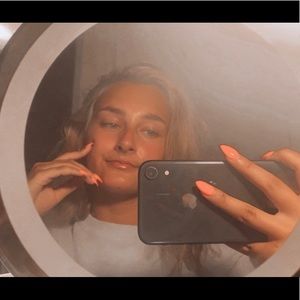 Meet your Posher, Emma